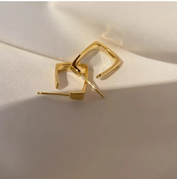 Scarlet Drop Textured Earring