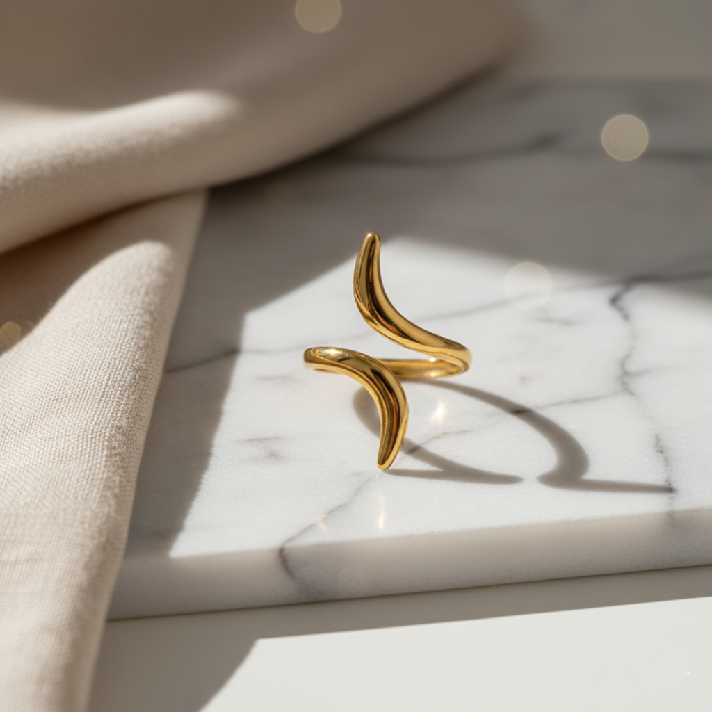 Serpentine Line Ripple Ring