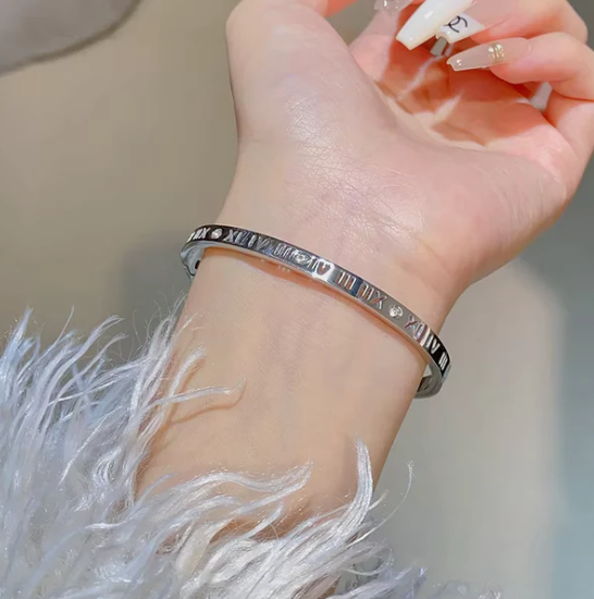 Roman Numbers Pearly Unisex Bracelet