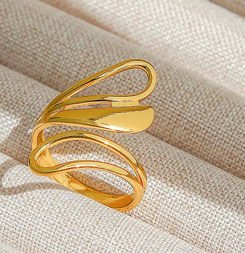 Aurelia Loop Ring