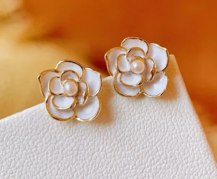 Pretty White Camellia Flowers Stud Earring