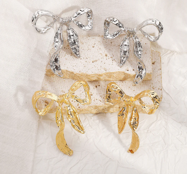 Molten Ribbon Bow Earring