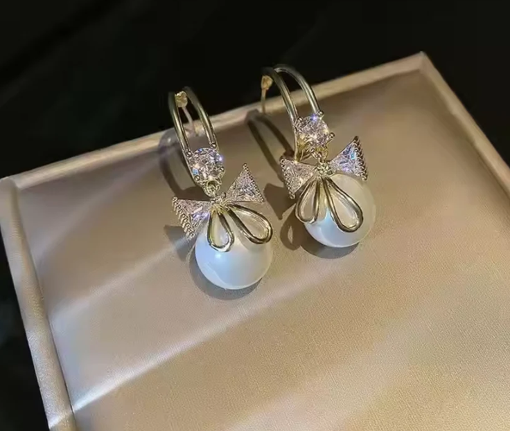 Elegant Bow Pearl Drop Earring