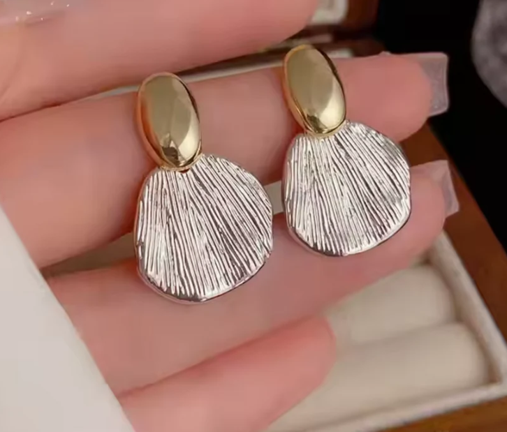 Shiny earring