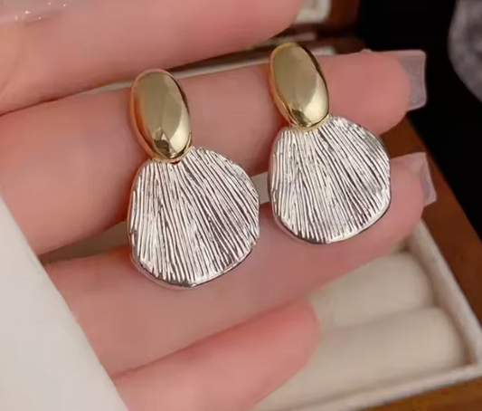 Shiny earring