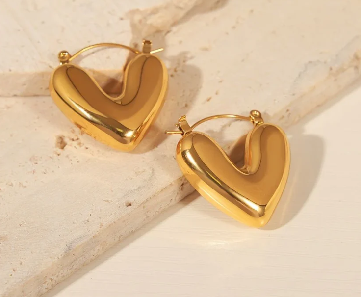 Dainty Heart Earring