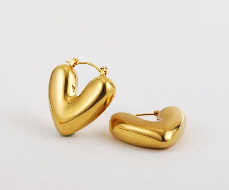Dainty Heart Earring