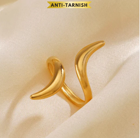 Serpentine Line Ripple Ring