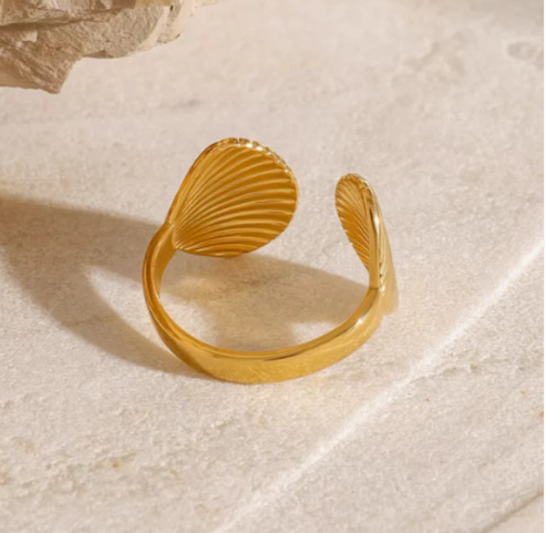 Shell Style Ring