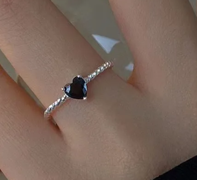 Black Cute Heart Ring