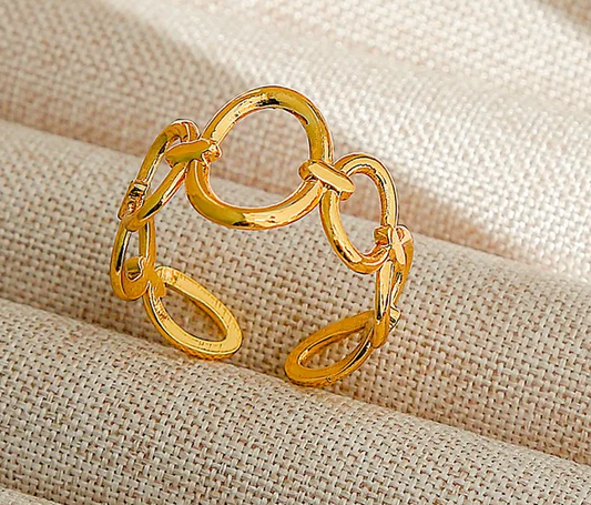Golden Link Ring