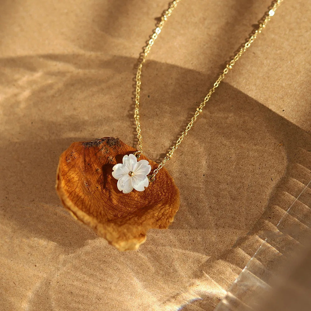 Daisy 18k Gold Platted Necklace