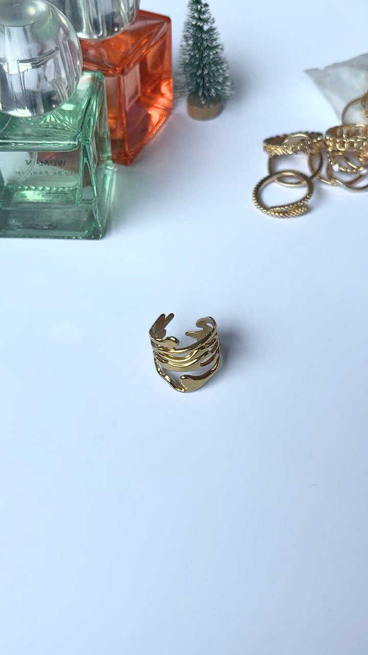 Wavy Pattern Ring
